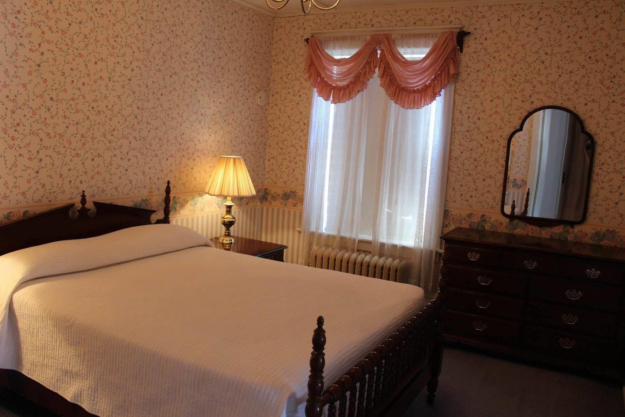 White Inn Fredonia Ngoại thất bức ảnh